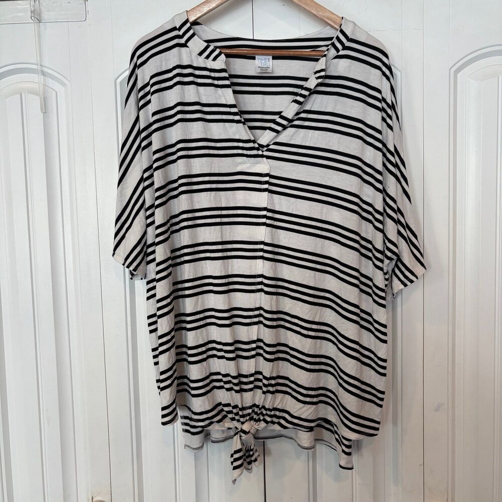 Time And Tru White And Black Stripe Maternity Top Size‎ XXL